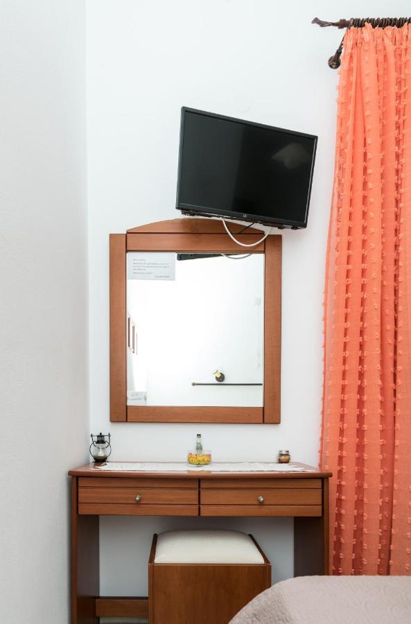 Hotel Vesleme à Pachaina Extérieur photo