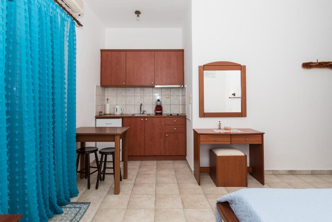 Hotel Vesleme à Pachaina Extérieur photo